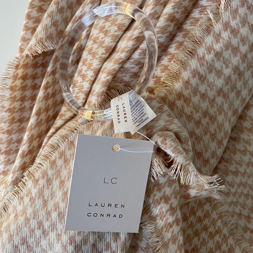 NWT Lauren Conrad Pastel Pink Houndstooth Scarf Fringe Layering Preppy Old Money